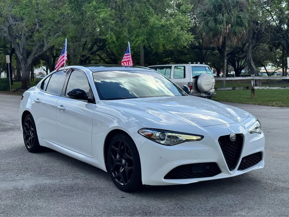 2021 Alfa Romeo Giulia - Image 13 of 16