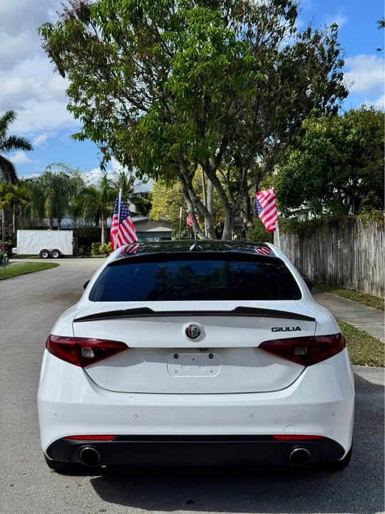 2021 Alfa Romeo Giulia - Image 7 of 16