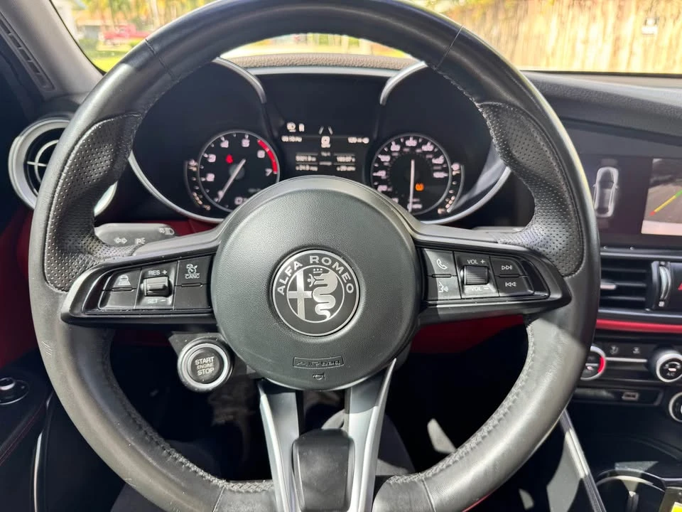 2021 Alfa Romeo Giulia - Image 16 of 16