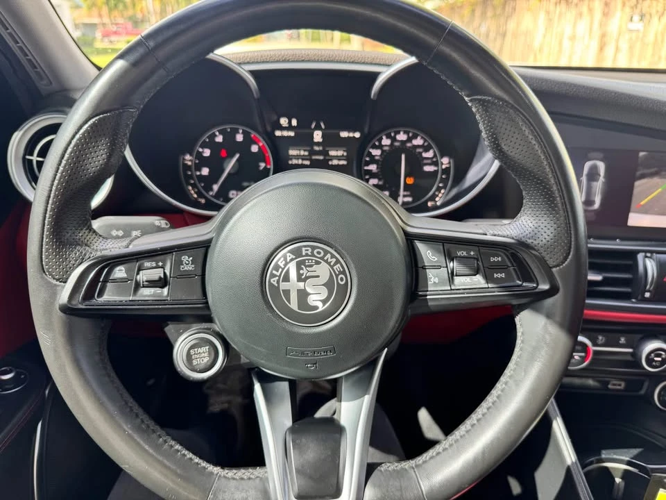2021 Alfa Romeo Giulia - Image 16 of 16