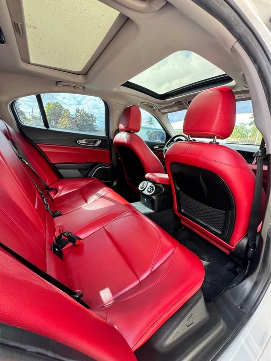 2021 Alfa Romeo Giulia - Image 11 of 16