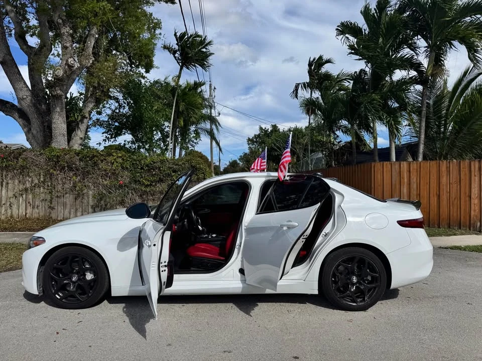2021 Alfa Romeo Giulia - Image 11 of 16