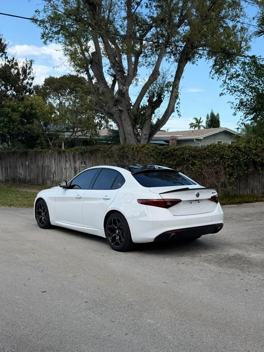 2021 Alfa Romeo Giulia - Image 2 of 8