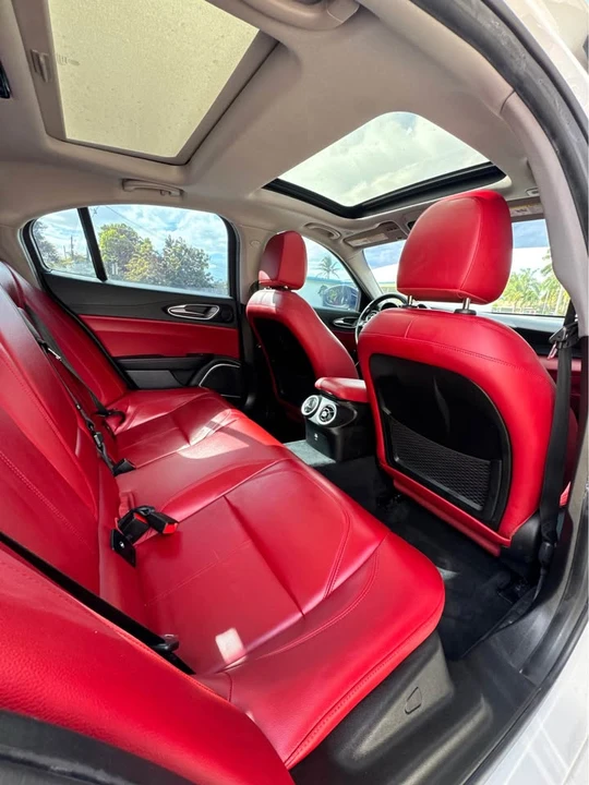 2021 Alfa Romeo Giulia - Image 5 of 16