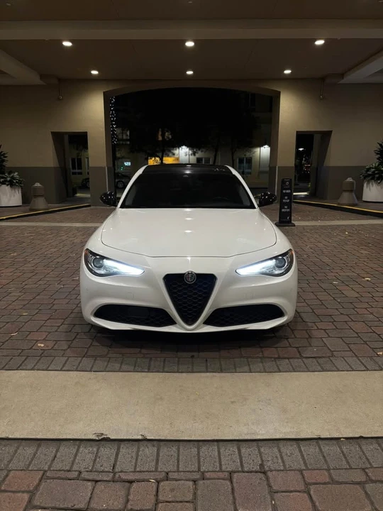 2021 Alfa Romeo Giulia - Image 3 of 13