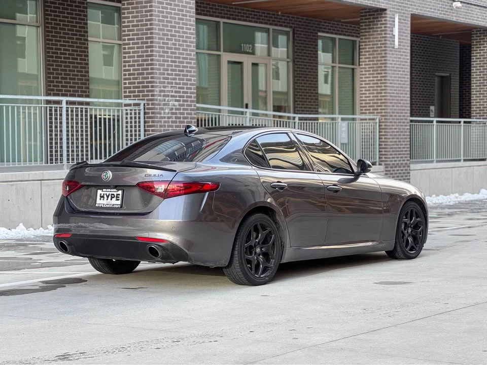 2021 Alfa Romeo Giulia - Image 5 of 16