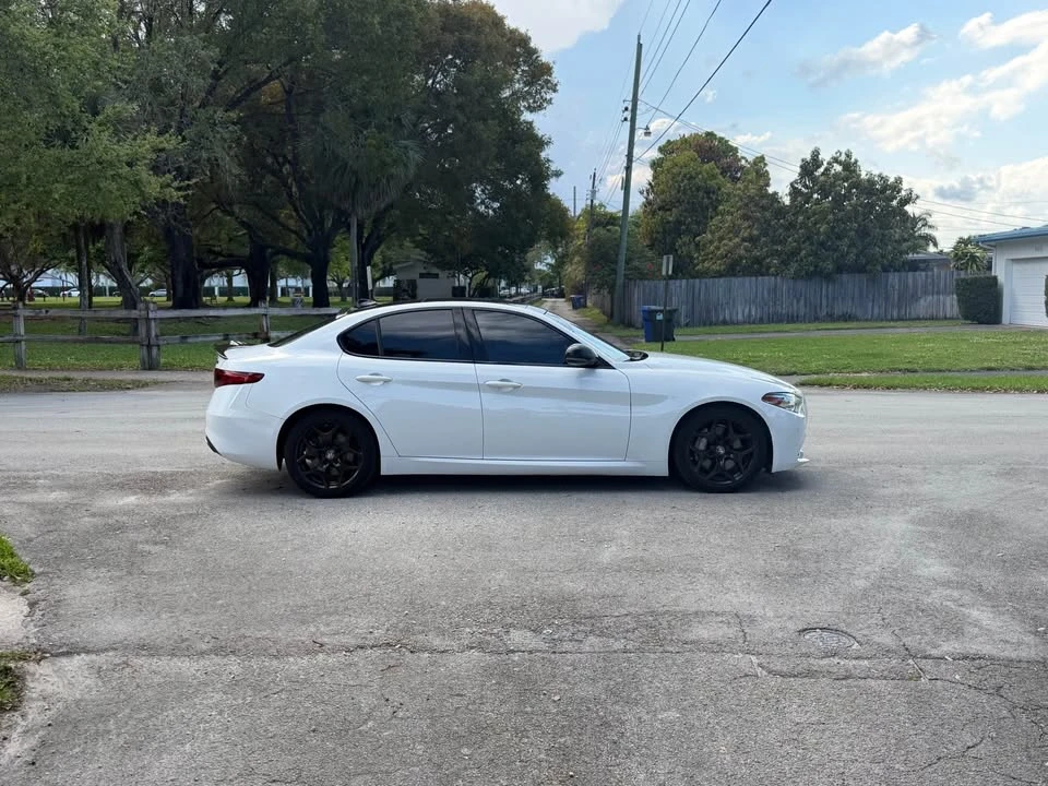 2021 Alfa Romeo Giulia - Image 6 of 9