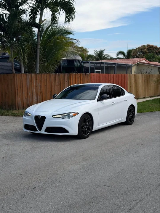 2021 Alfa Romeo Giulia - Image 8 of 8