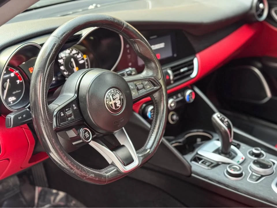 2021 Alfa Romeo Giulia - Image 8 of 16