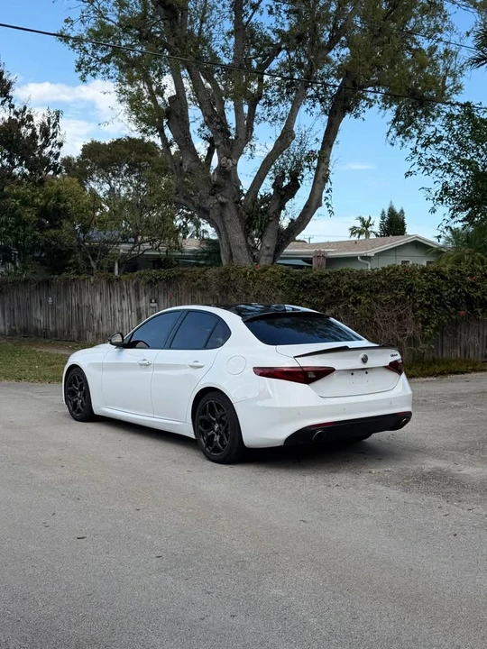 2021 Alfa Romeo Giulia - Image 7 of 8