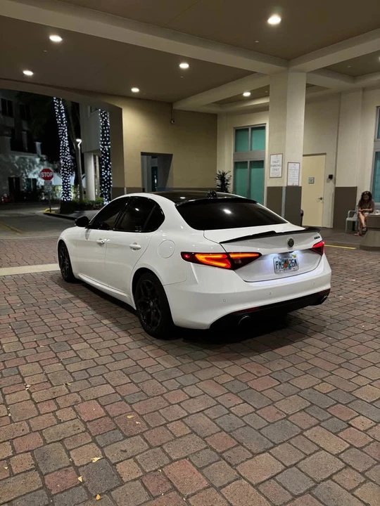 2021 Alfa Romeo Giulia - Image 6 of 13