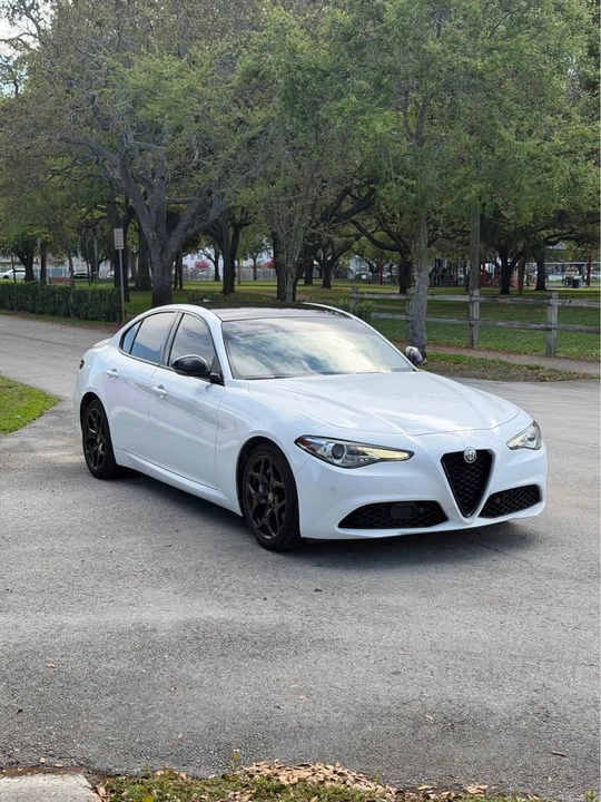 2021 Alfa Romeo Giulia - Image 4 of 8