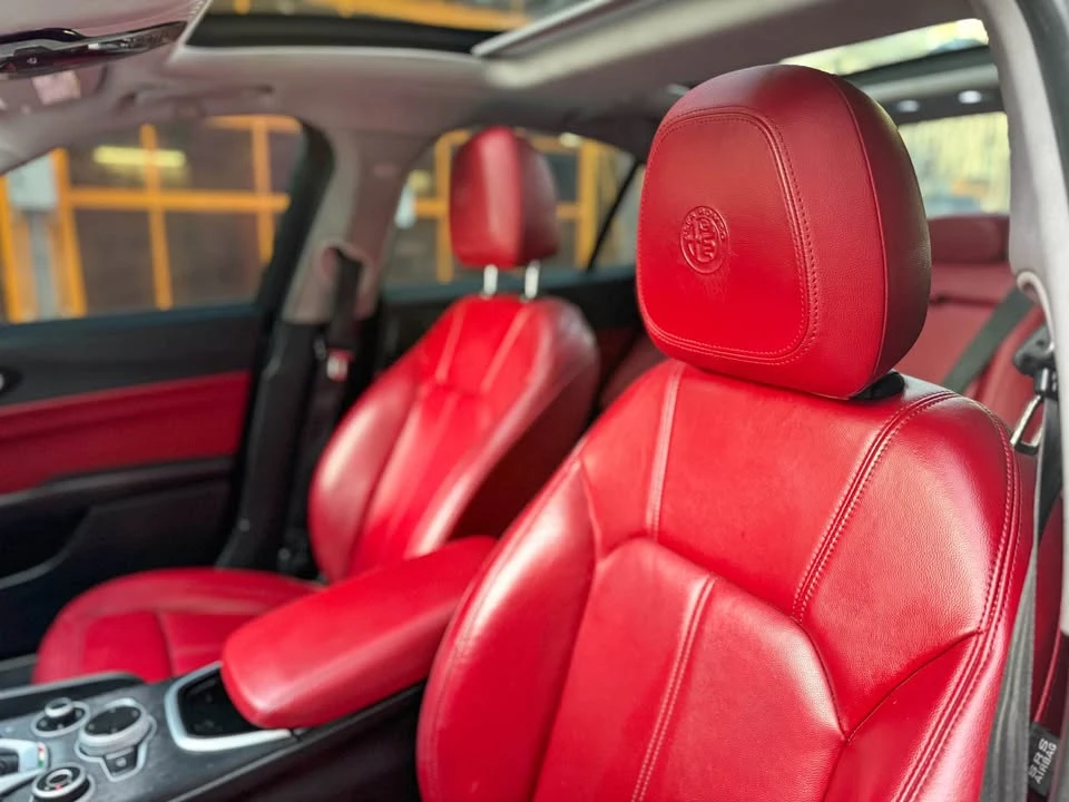 2021 Alfa Romeo Giulia - Image 10 of 16