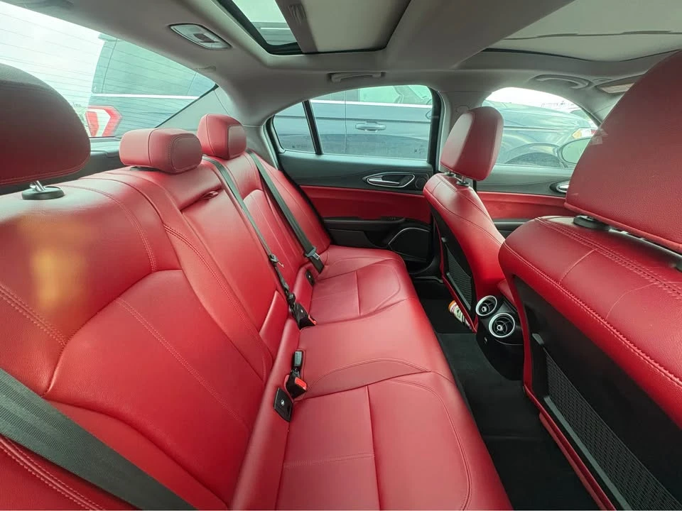 2021 Alfa Romeo Giulia - Image 7 of 7