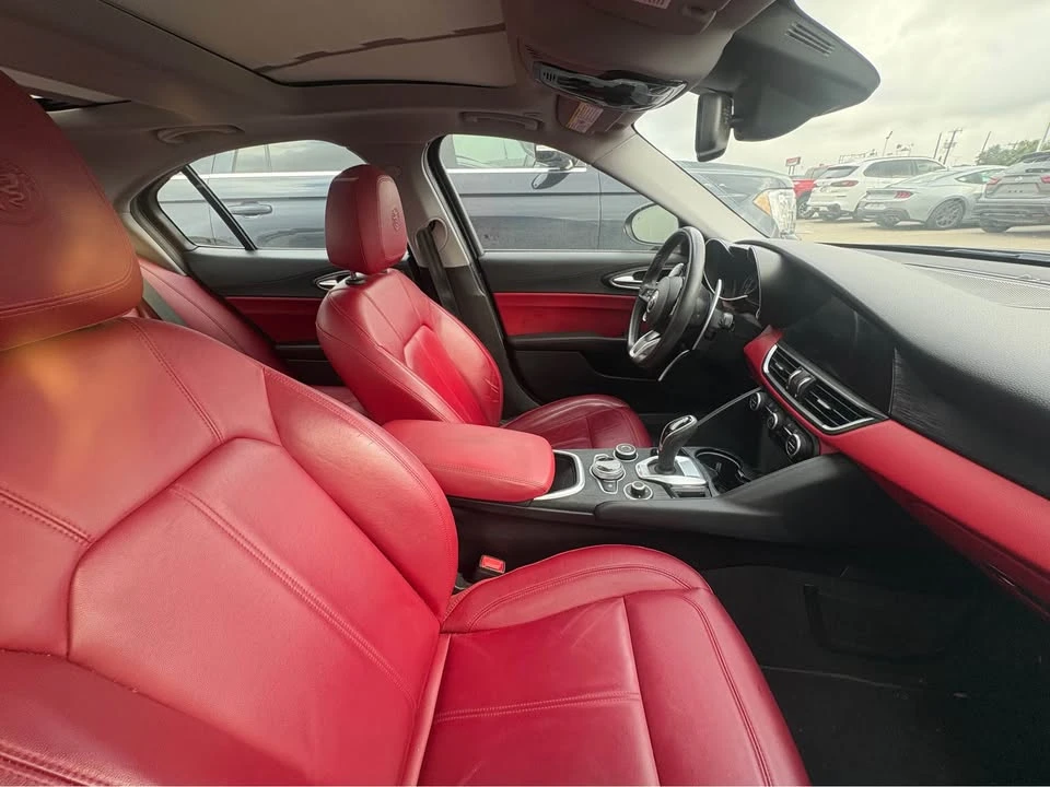 2021 Alfa Romeo Giulia - Image 6 of 7
