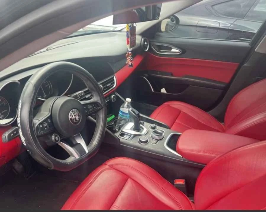 2021 Alfa Romeo Giulia - Image 8 of 9