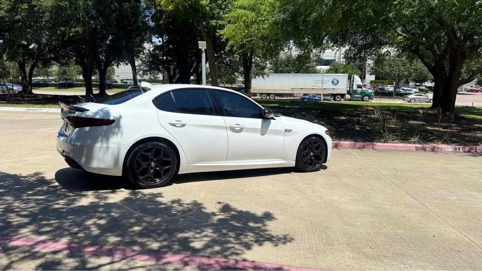 2021 Alfa Romeo Giulia - Image 6 of 13