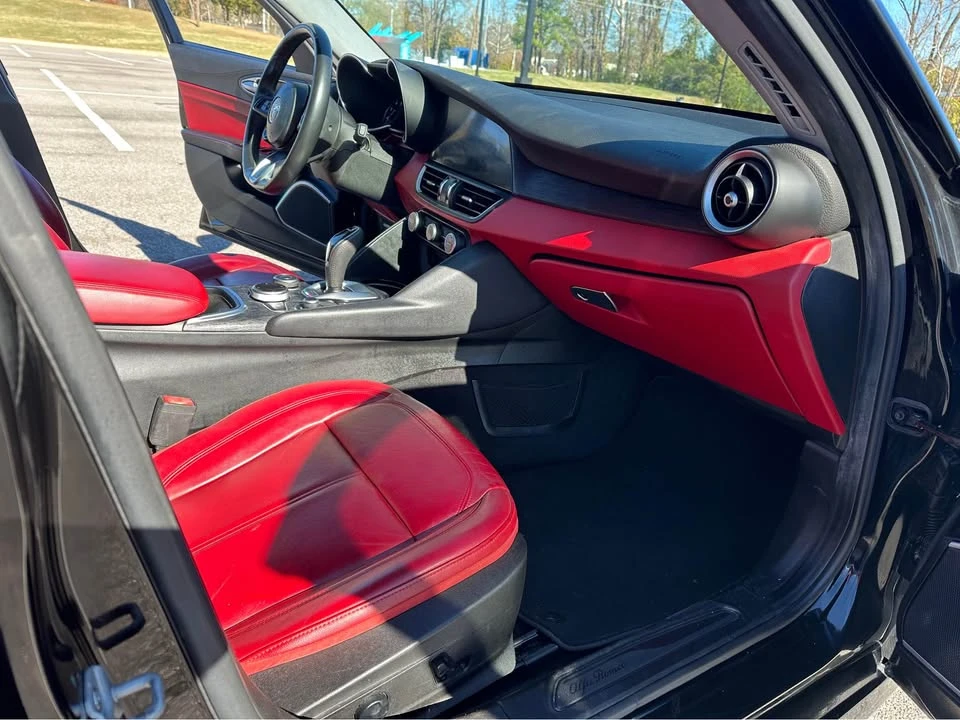 2021 Alfa Romeo Giulia - Image 10 of 18