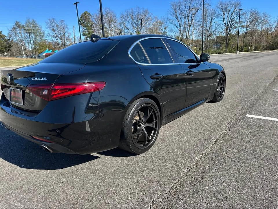 2021 Alfa Romeo Giulia - Image 5 of 18