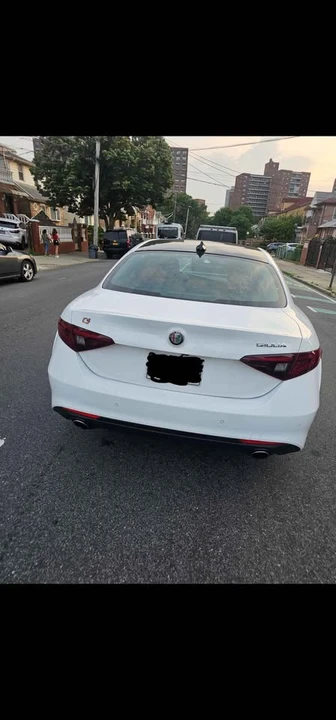 2021 Alfa Romeo Giulia - Image 9 of 11