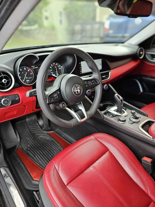 2021 Alfa Romeo Giulia - Image 11 of 20