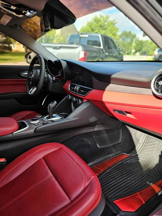 2021 Alfa Romeo Giulia - Image 17 of 20