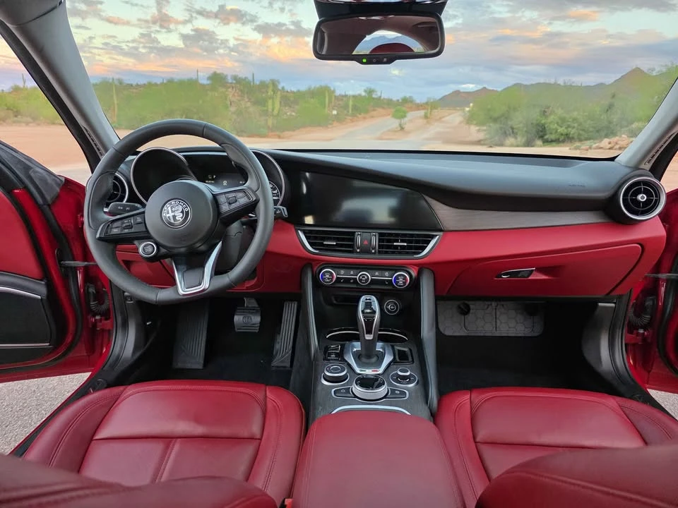 2021 Alfa Romeo Giulia - Image 12 of 13