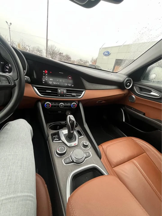 2021 Alfa Romeo Giulia - Image 3 of 5