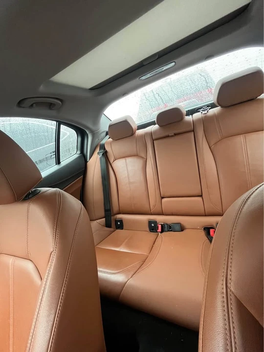 2021 Alfa Romeo Giulia - Image 5 of 5