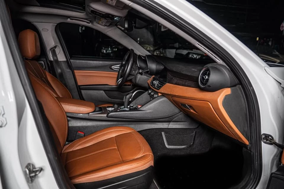 2021 Alfa Romeo Giulia - Image 7 of 7