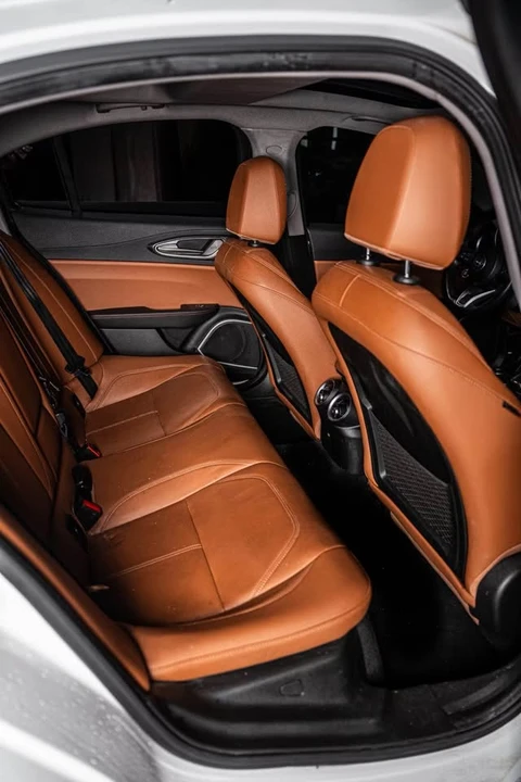 2021 Alfa Romeo Giulia - Image 6 of 7