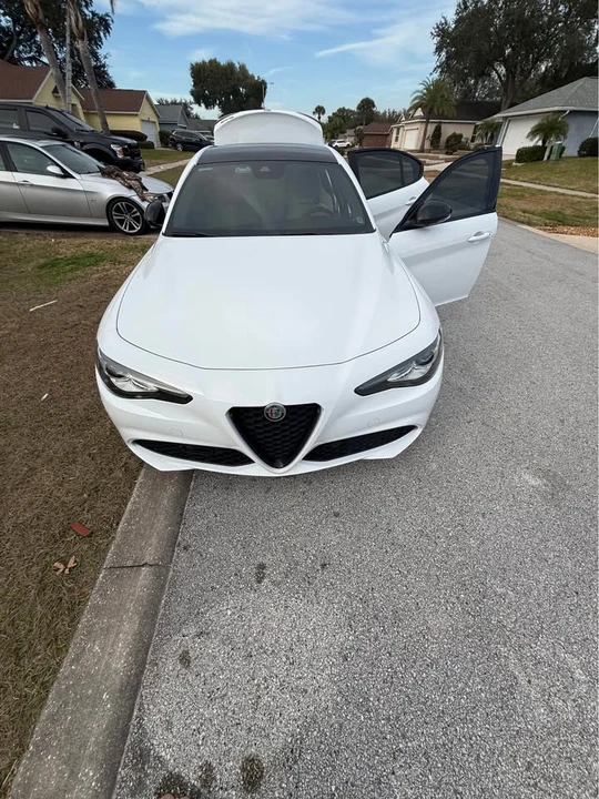 2021 Alfa Romeo Giulia - Image 2 of 11