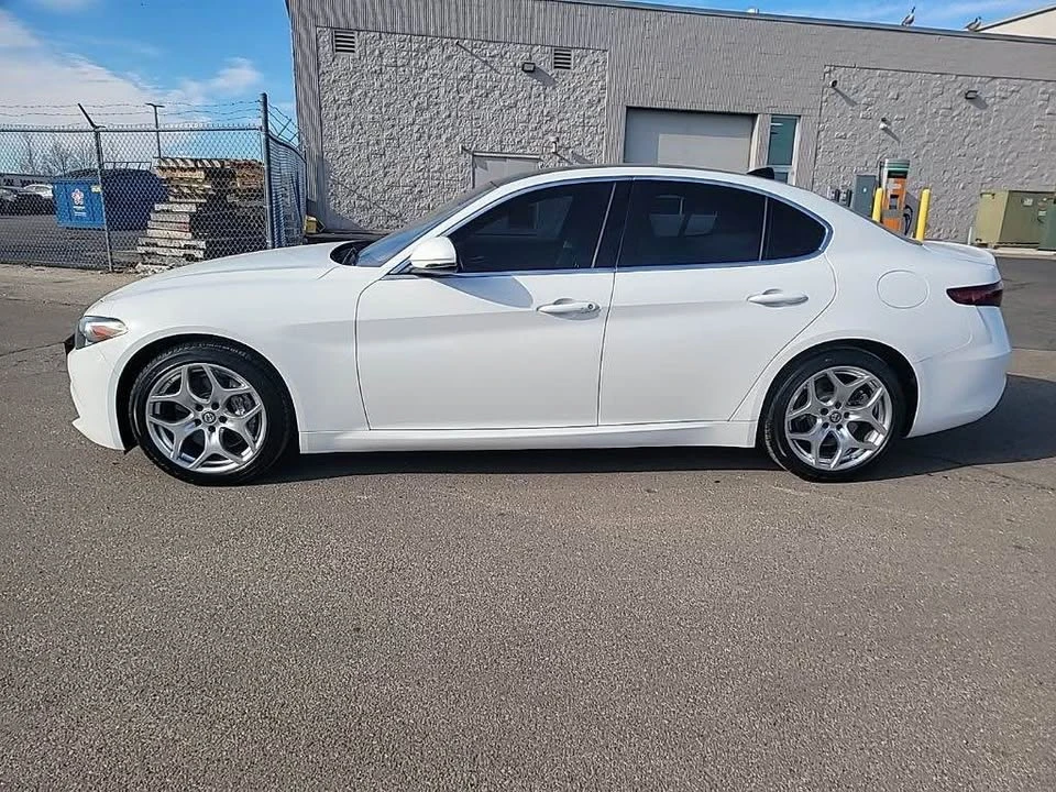 2021 Alfa Romeo Giulia - Image 3 of 15