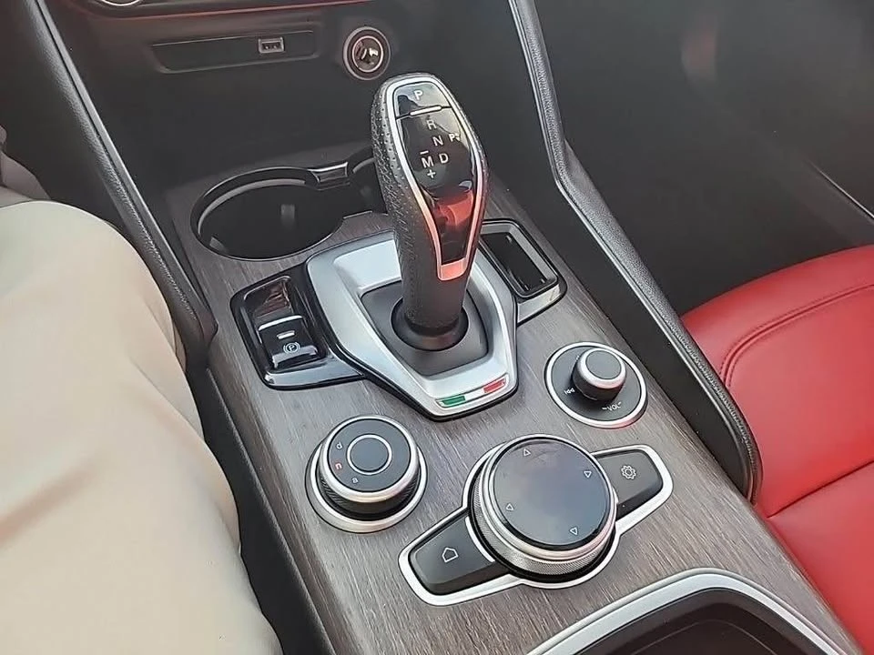 2021 Alfa Romeo Giulia - Image 8 of 15