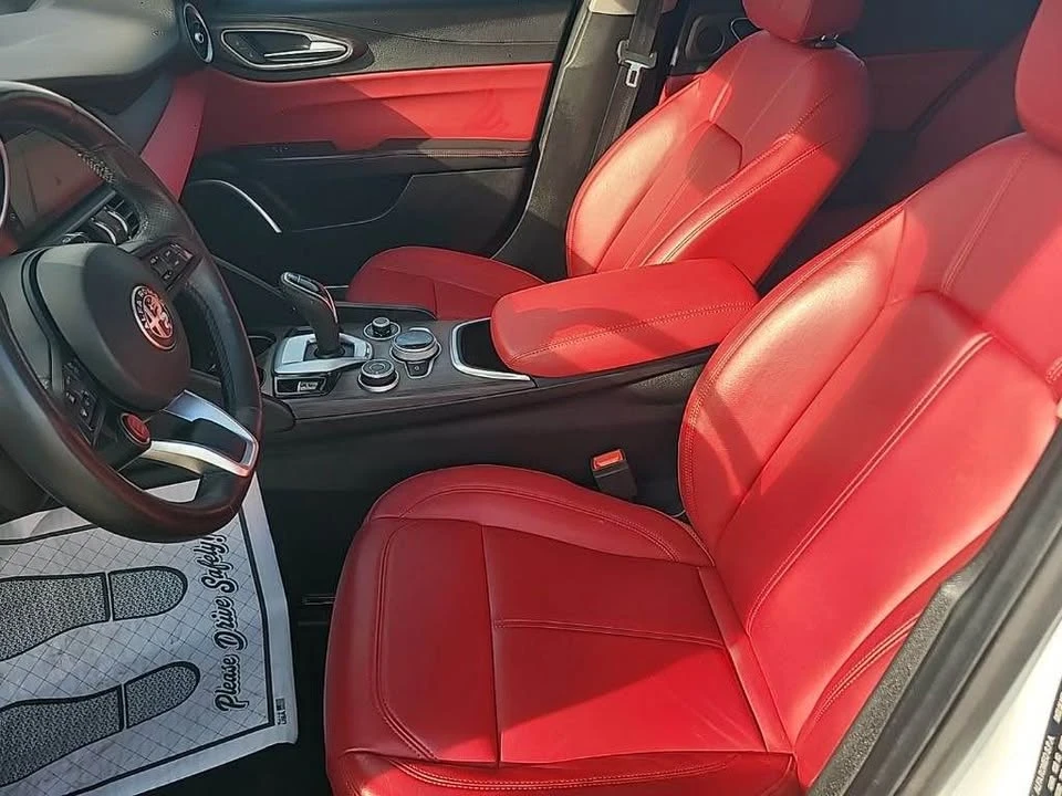 2021 Alfa Romeo Giulia - Image 4 of 15