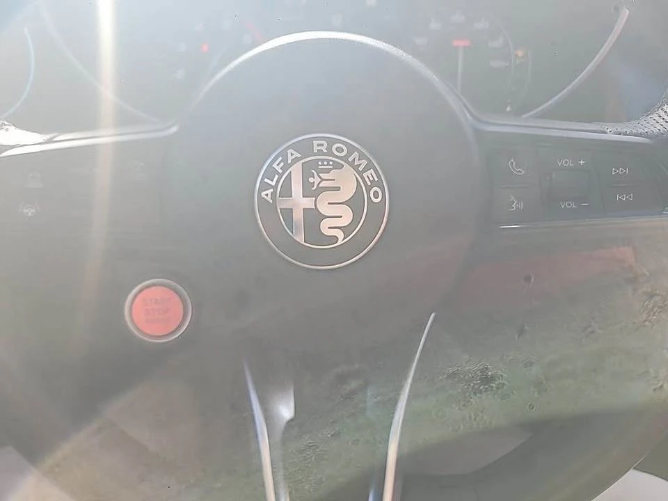2021 Alfa Romeo Giulia - Image 10 of 15
