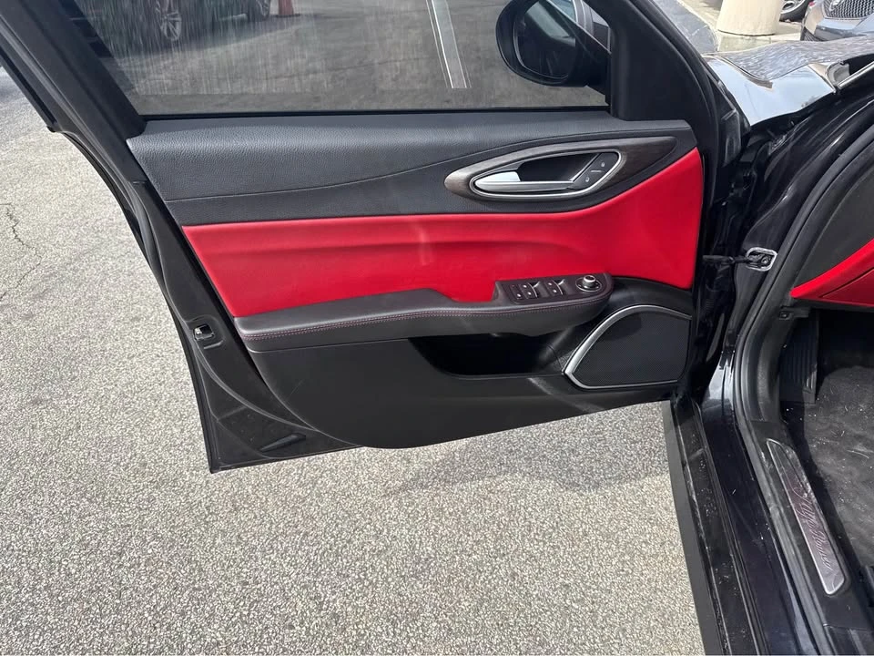 2021 Alfa Romeo Giulia - Image 9 of 16