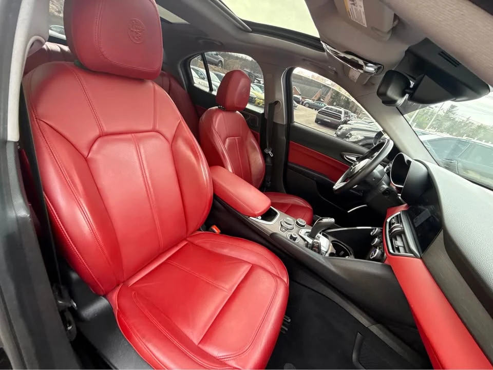 2021 Alfa Romeo Giulia - Image 16 of 16