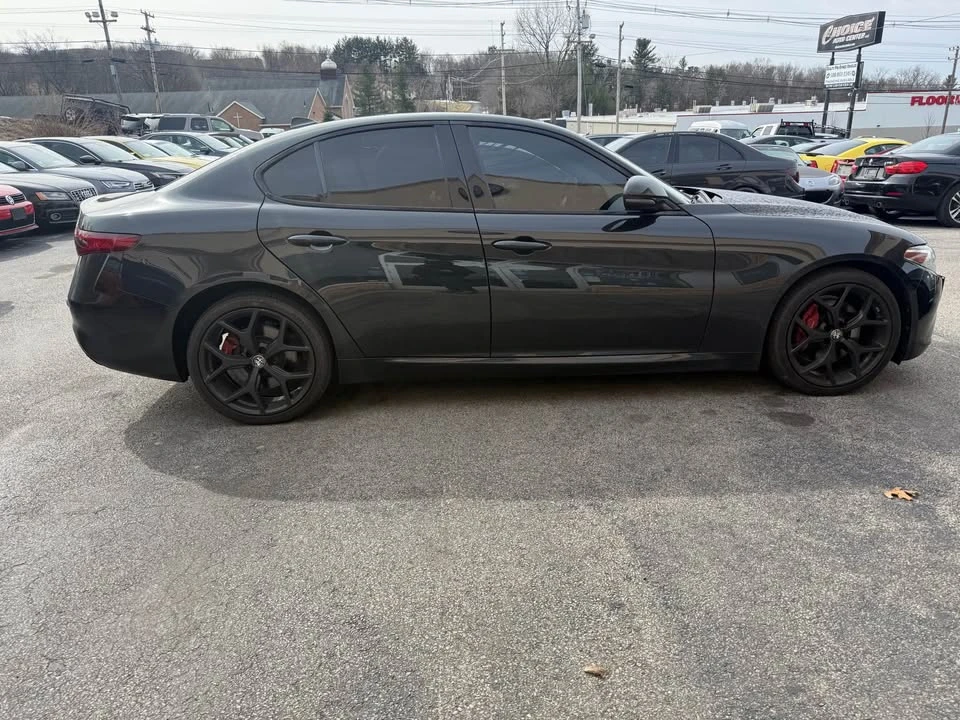 2021 Alfa Romeo Giulia - Image 4 of 16