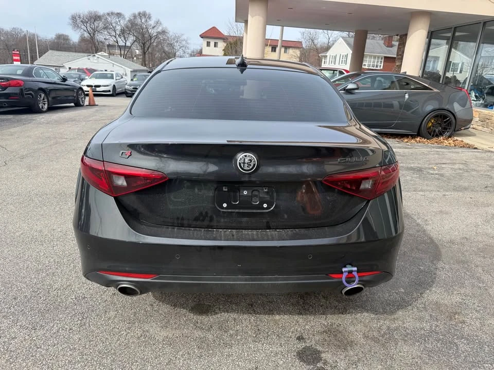 2021 Alfa Romeo Giulia - Image 5 of 16