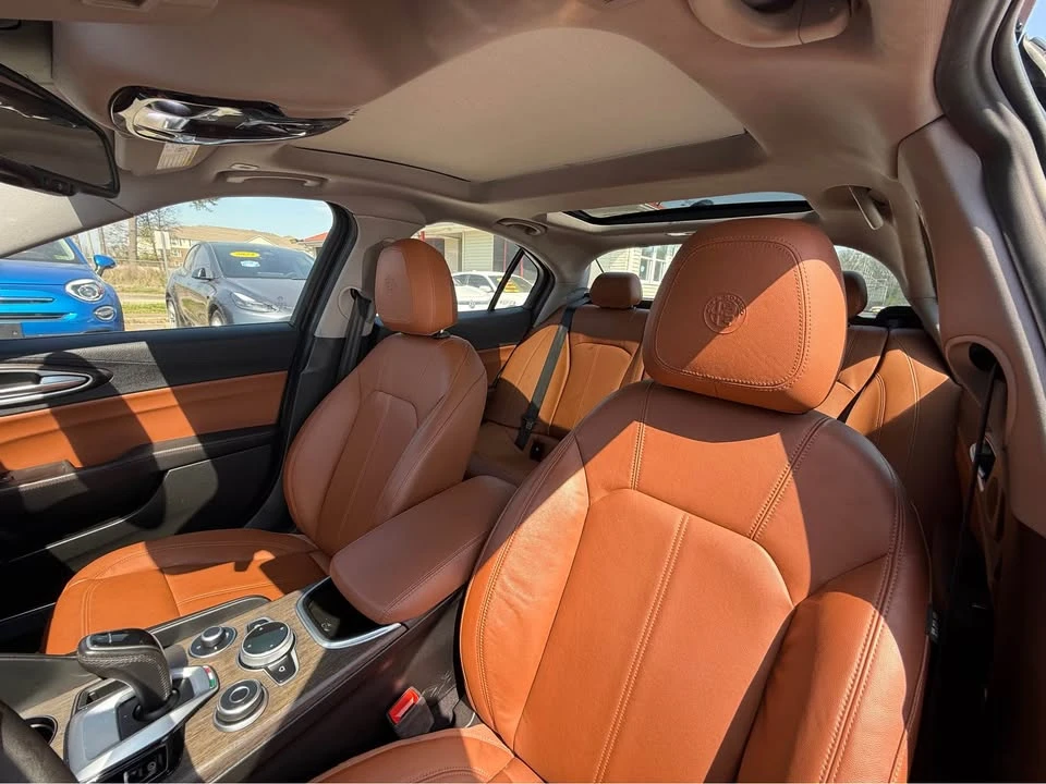2021 Alfa Romeo Giulia - Image 14 of 20