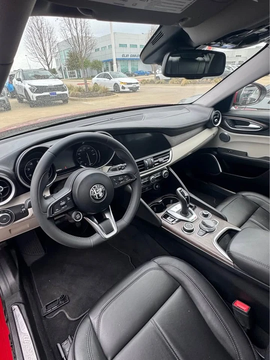 2021 Alfa Romeo Giulia - Image 5 of 6