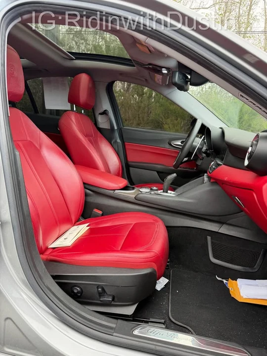 2021 Alfa Romeo Giulia - Image 14 of 15