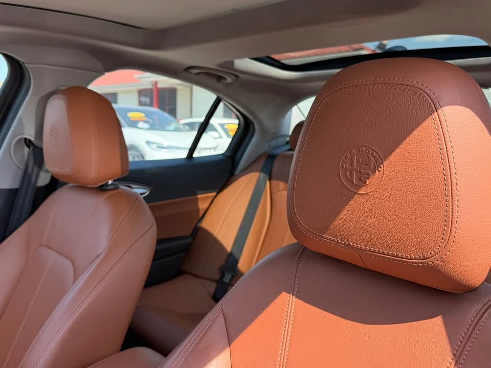 2021 Alfa Romeo Giulia - Image 15 of 20