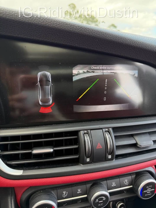 2021 Alfa Romeo Giulia - Image 13 of 15