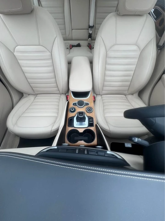 2021 Alfa Romeo Giulia - Image 5 of 7