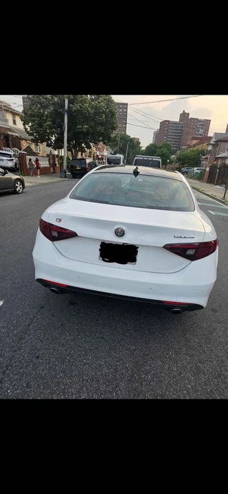 2021 Alfa Romeo Giulia - Image 4 of 11