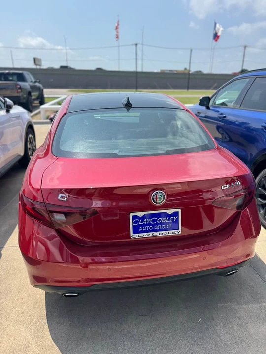 2021 Alfa Romeo Giulia - Image 5 of 5