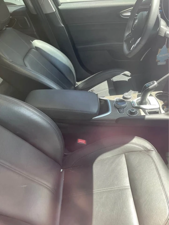2021 Alfa Romeo Giulia - Image 5 of 6