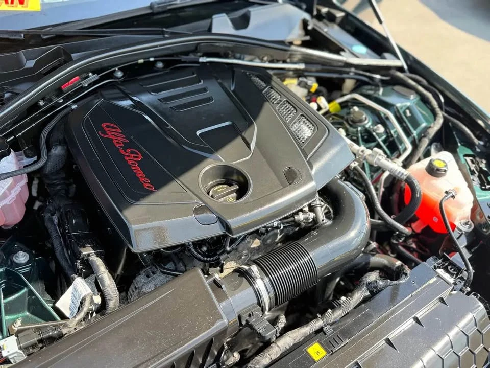 2021 Alfa Romeo Giulia - Image 16 of 17